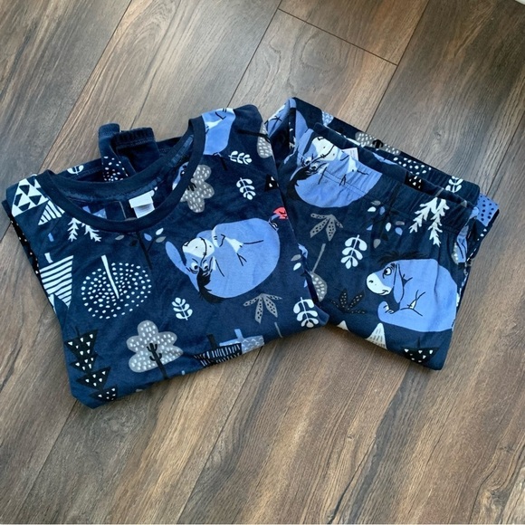 Disney Women's Eeyore Plush Velour 2-Piece Sleepwear Pajama Set - Picture 15 of 15